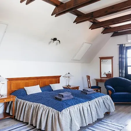 Cselling Udvarhaz Guest house *