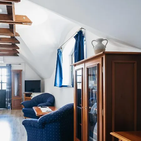 Gasthuis Cselling Udvarhaz 3*
