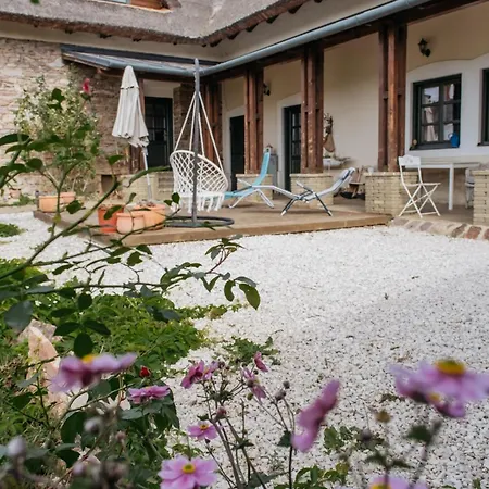 Guest house Cselling Udvarhaz *